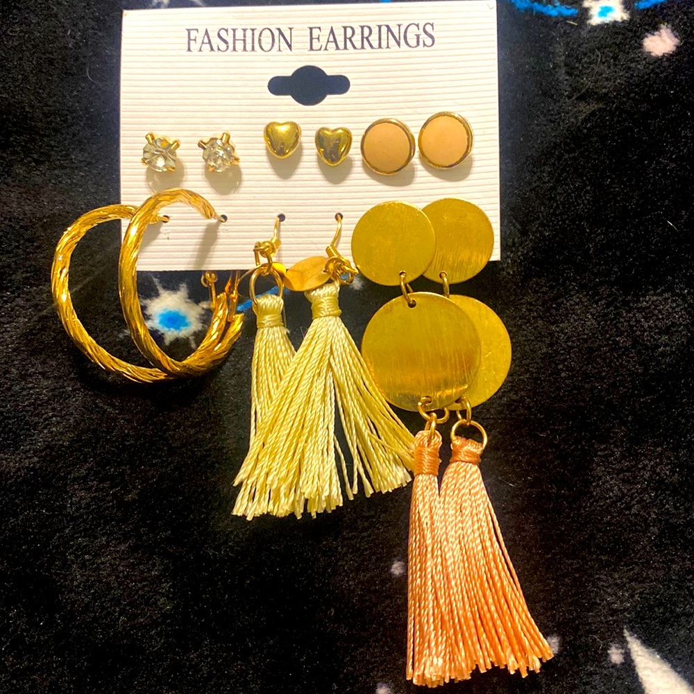 6 pair of Fashion Earrings